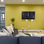 For Students Only Bright Ensuite At St Mungo\'S In Glasgow